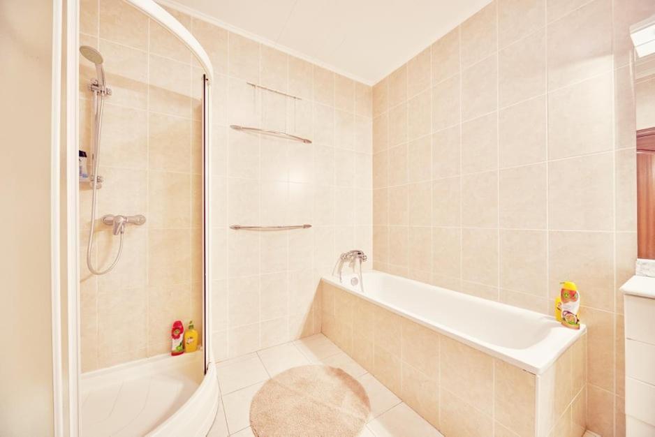 Роскошная 3К Квартира 170М2 На Оболонской Набережной Kyiv Exterior photo