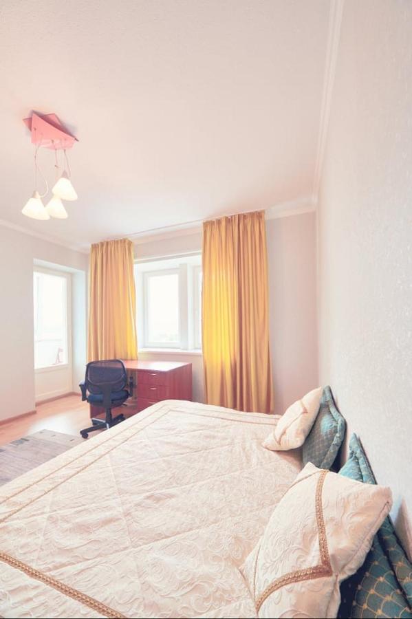 Роскошная 3К Квартира 170М2 На Оболонской Набережной Kyiv Exterior photo